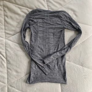 Lululemon Swiftly Tech long sleeve gray